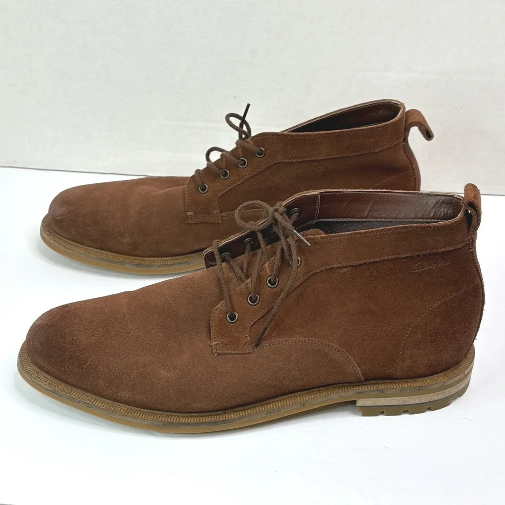 Clarks brown suede